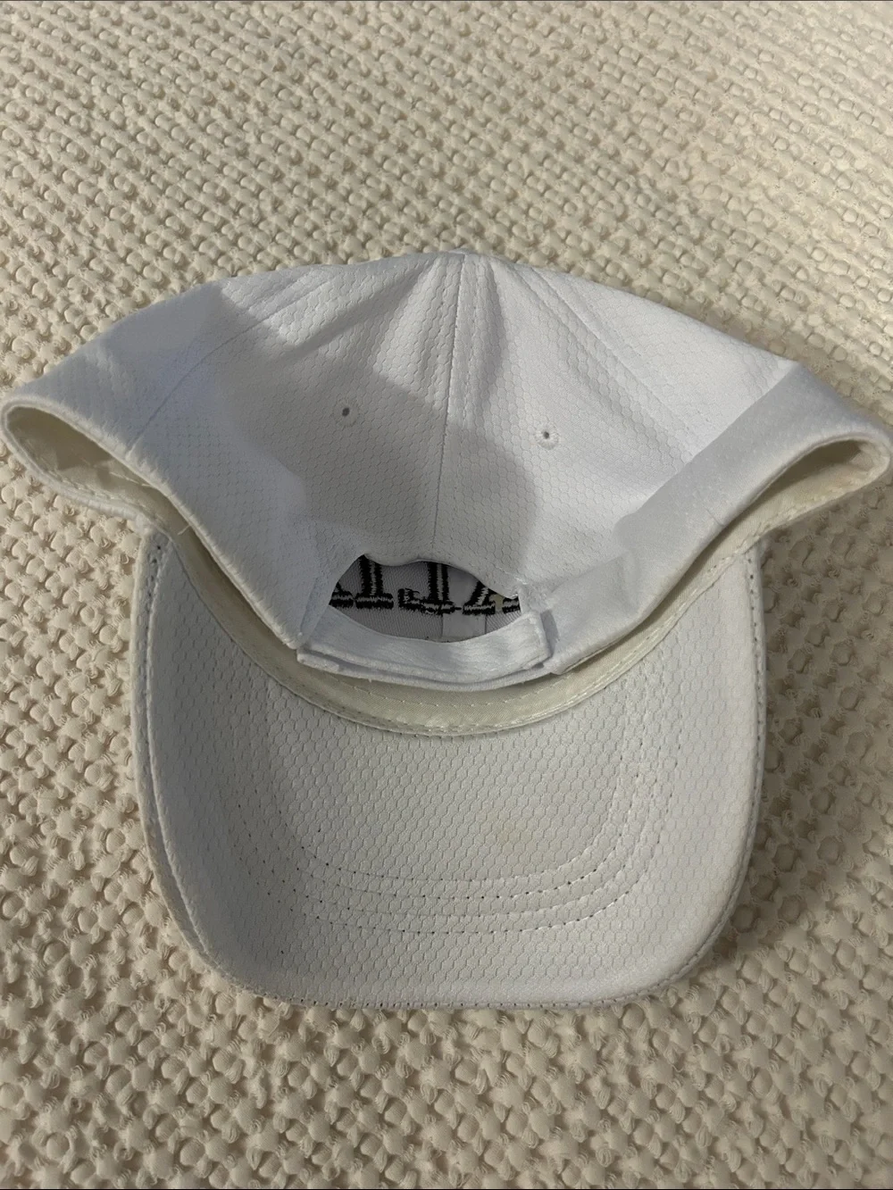 Italia Embroidered White Baseball Cap with Italian Flag